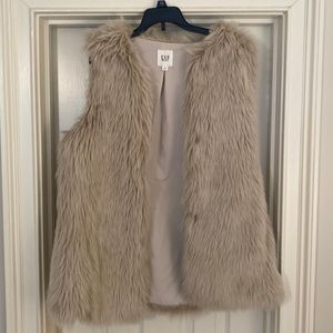 Gap. Faux Fur vest. Women’s small.